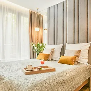 Golden Queen Old Town Apartment